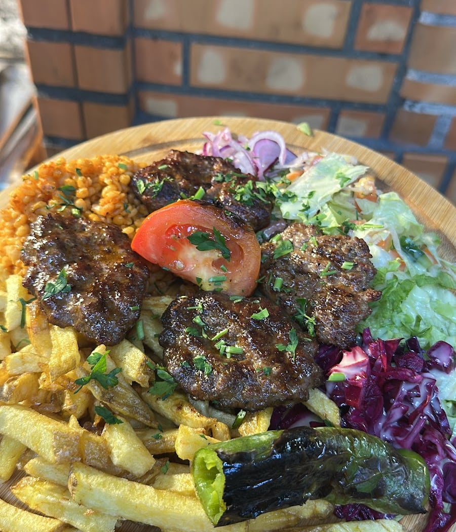 La Bûchet Grill Restaurant Tantuni Kebab et Pizza feu de bois 1